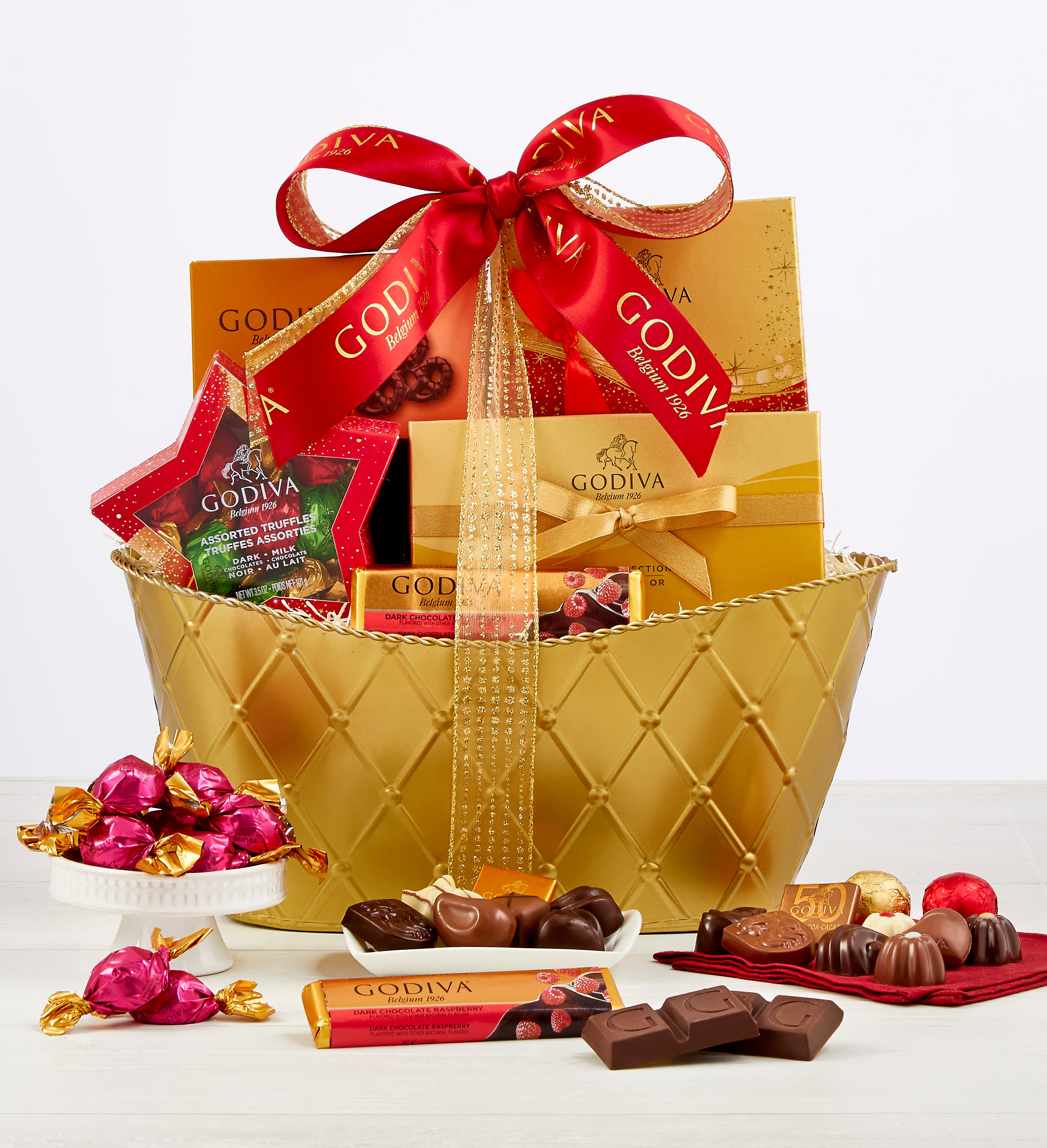 Exclusive Godiva Divine Chocolates Basket   Deluxe